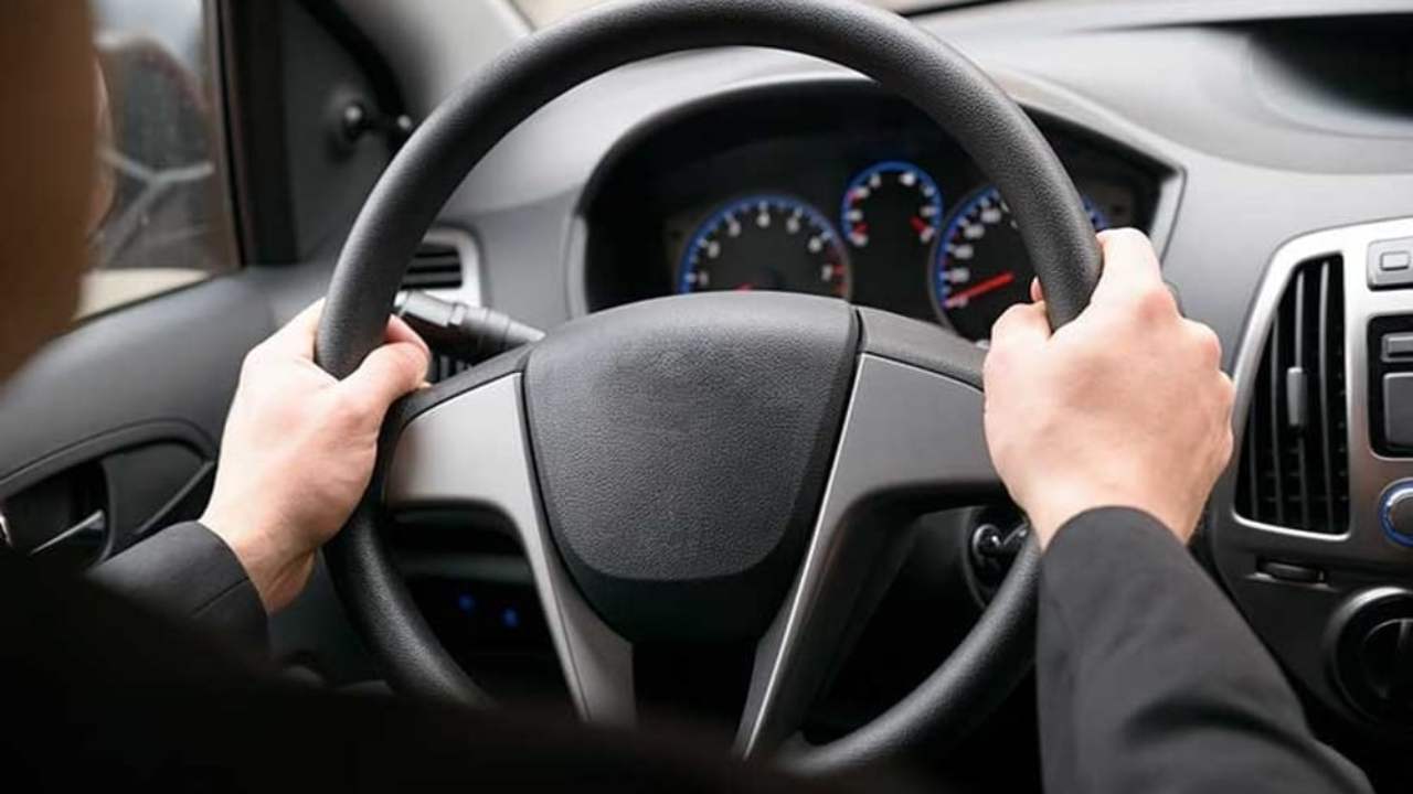 Posizione di Guida: qual è quella migliore da tenere per essere comodi e in sicurezza