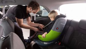 Seggiolino Auto, attenzione a dove viene posizionato: si rischia una grande sanzione