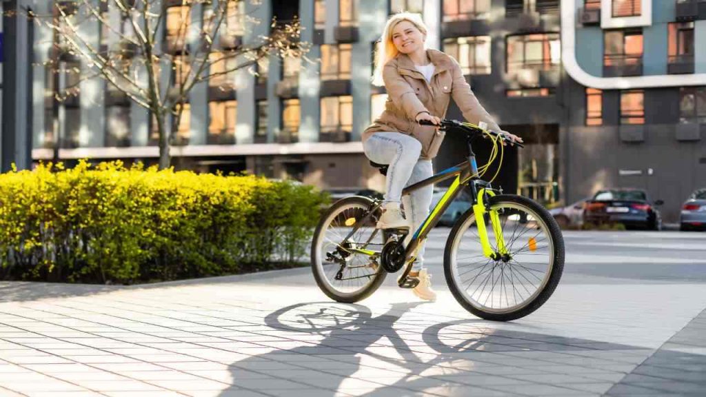 Nuove biciclette a idrogeno, le alimenti ad acqua: 10 secondi per fare il pieno a casa