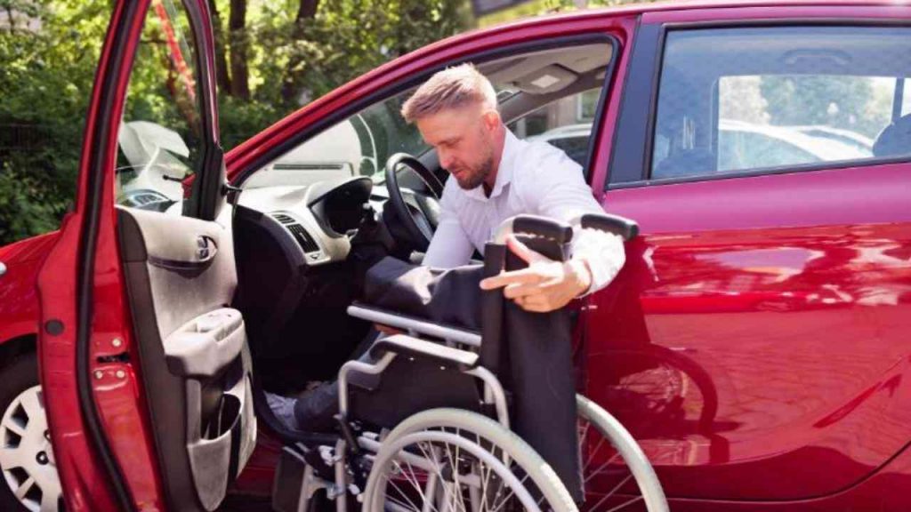PARCHEGGIO DISABILI ADDIO: ufficiale, altro che 104, addio alla sosta riservata I “Pagate come tutti gli altri”