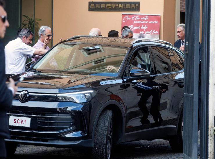 Multivan Volkswagen di Papa Leone XIV 