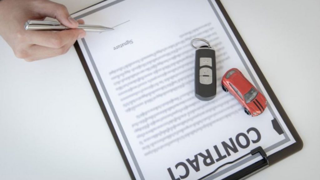 Ultim’ora, VIETATA l’AUTO di PROPRIETA’ per gli under 35: addio per sempre, sei sei giovane la macchina non è più tua