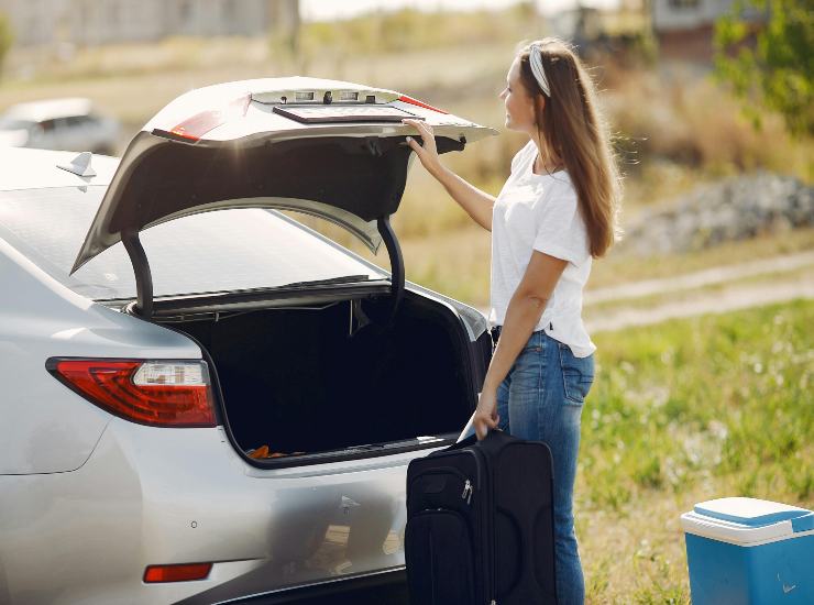 Come caricare l'auto 