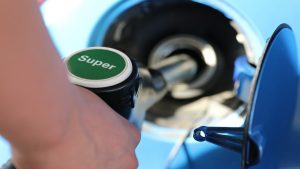 Nuova tassa Ue sulla benzina? L’ipotesi per supportare il bilancio