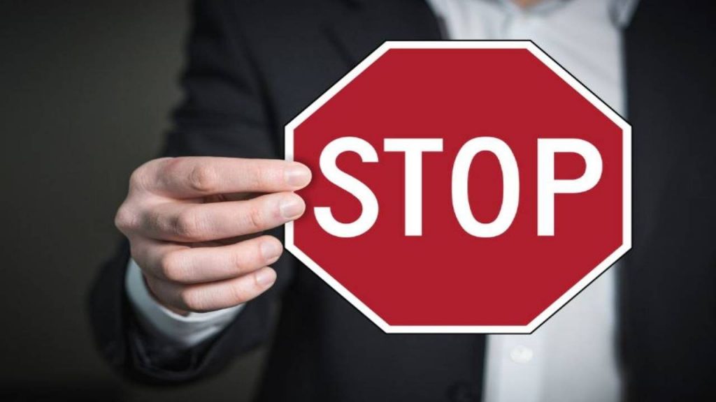 Stop circolazione auto Ottobre 2025, a che cosa andiamo incontro