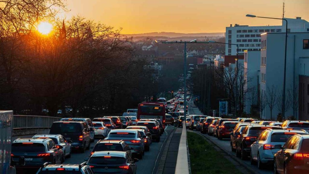 Traffico weekend in Italia: cosa succede sulle strade del nostro Paese e quali restrizioni ci saranno