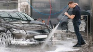 Lavaggio esterno auto: le tecniche da imparare per la miglior pulizia possibile