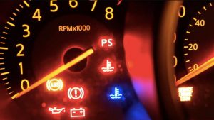 Acqua esaurita in auto, cosa devi fare per non rischiare nulla