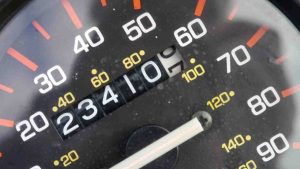Cosa considerare quando acquisti un’auto usata a chilometraggio elevato