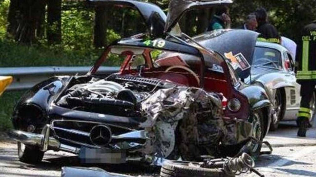 Tragedia sfiorata in autostrada: ragazzo coinvolto in un incidente | Salvato dalla chiamata automatica della sua vettura