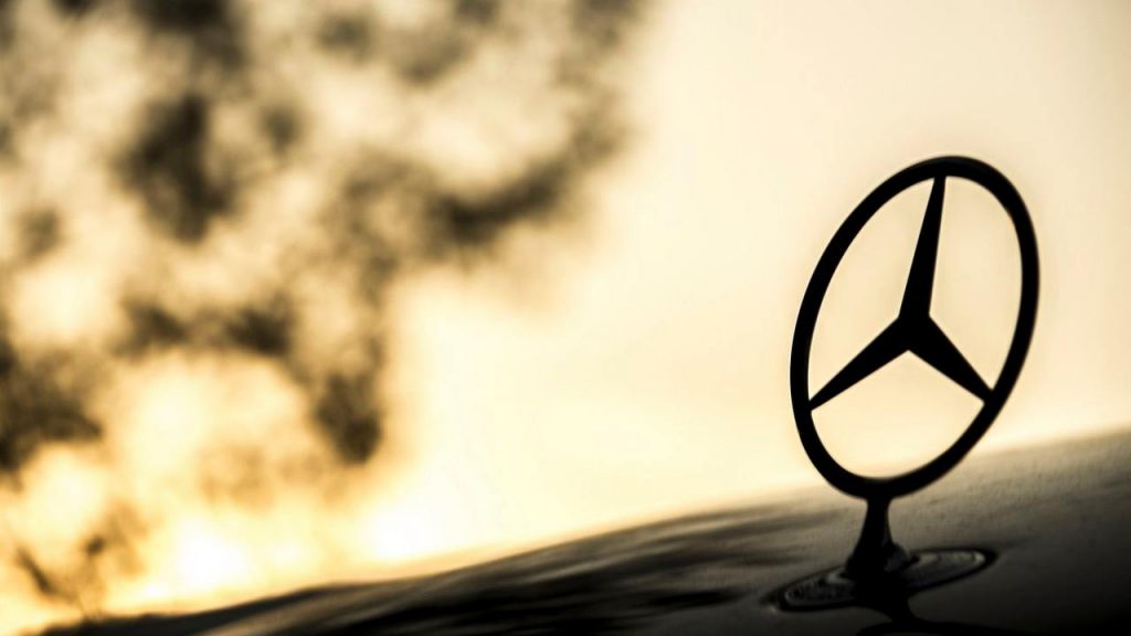 Motori a combustione: la terribile previsione di Mercedes sul clima | I divieti peggioreranno le cose