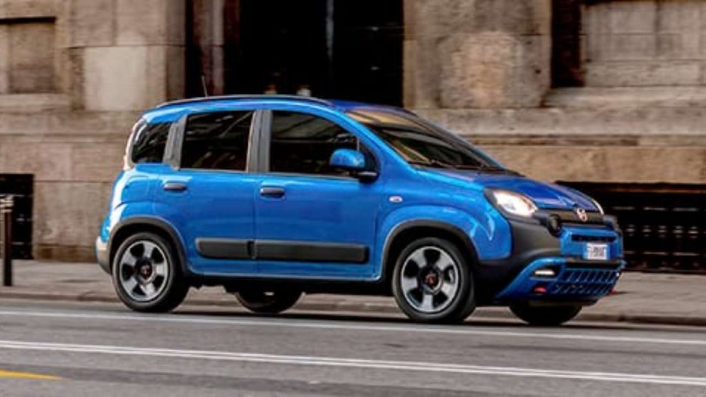 Avere una Fiat Panda è un rischio enorme: numeri folli sui furti di questo modello | Stacca di gran lunga gli altri