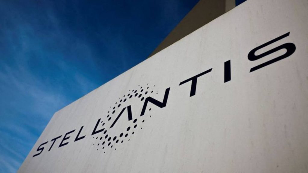 Stellantis continua a perdere: stop di un anno per una fabbrica a Termoli | Operai disperati