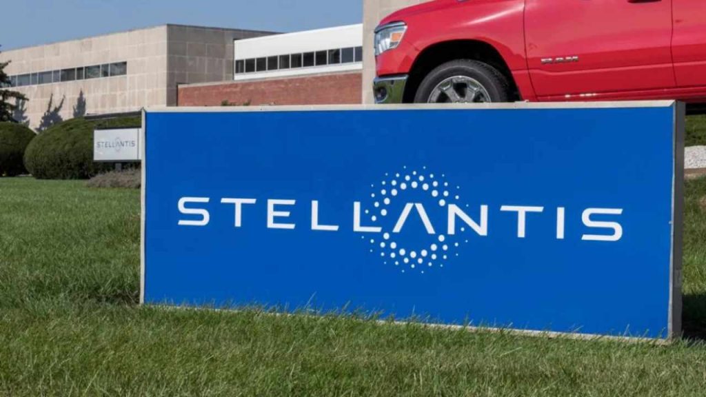 Stellantis investe nell’ibrido: arrivano due nuovi motori | Il full elettrico continua ad arrancare