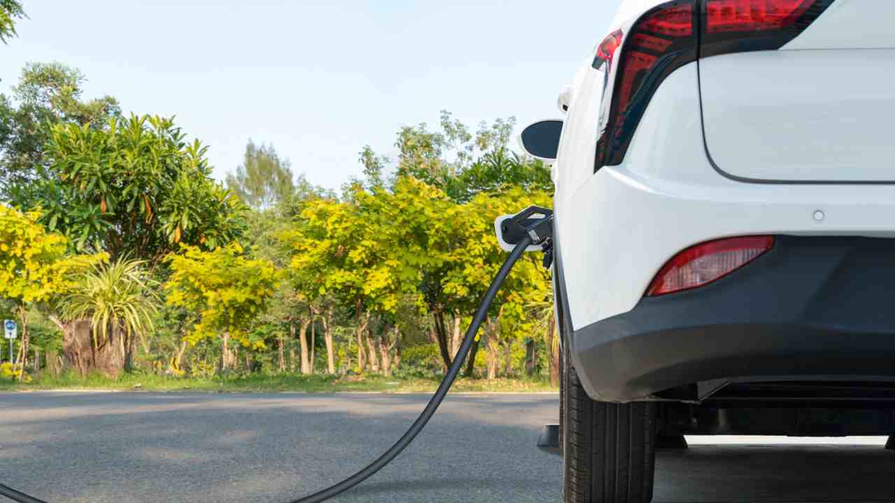 597 milioni di €: tanti soldi per gli incentivi sulle auto elettriche quest’anno | Si parte il 15 ottobre