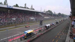 Formula 1, parte il weekend di Monza: oggi le prove libere | Entusiasmo in casa Ferrari nonostante i pessimi risultati