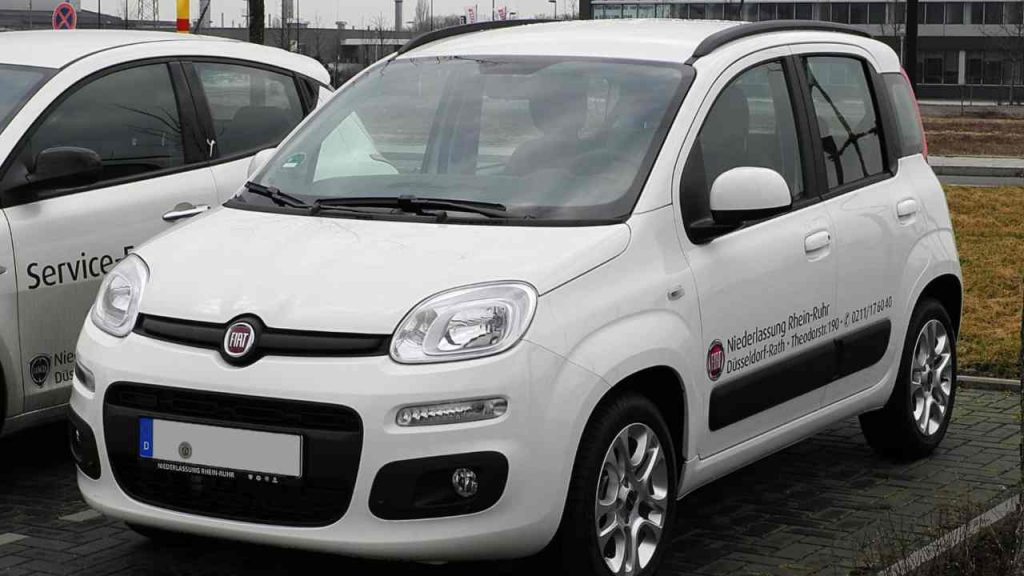 Auto più vendute in Italia ad agosto: domina la Panda | Numeri in calo rispetto all’anno scorso