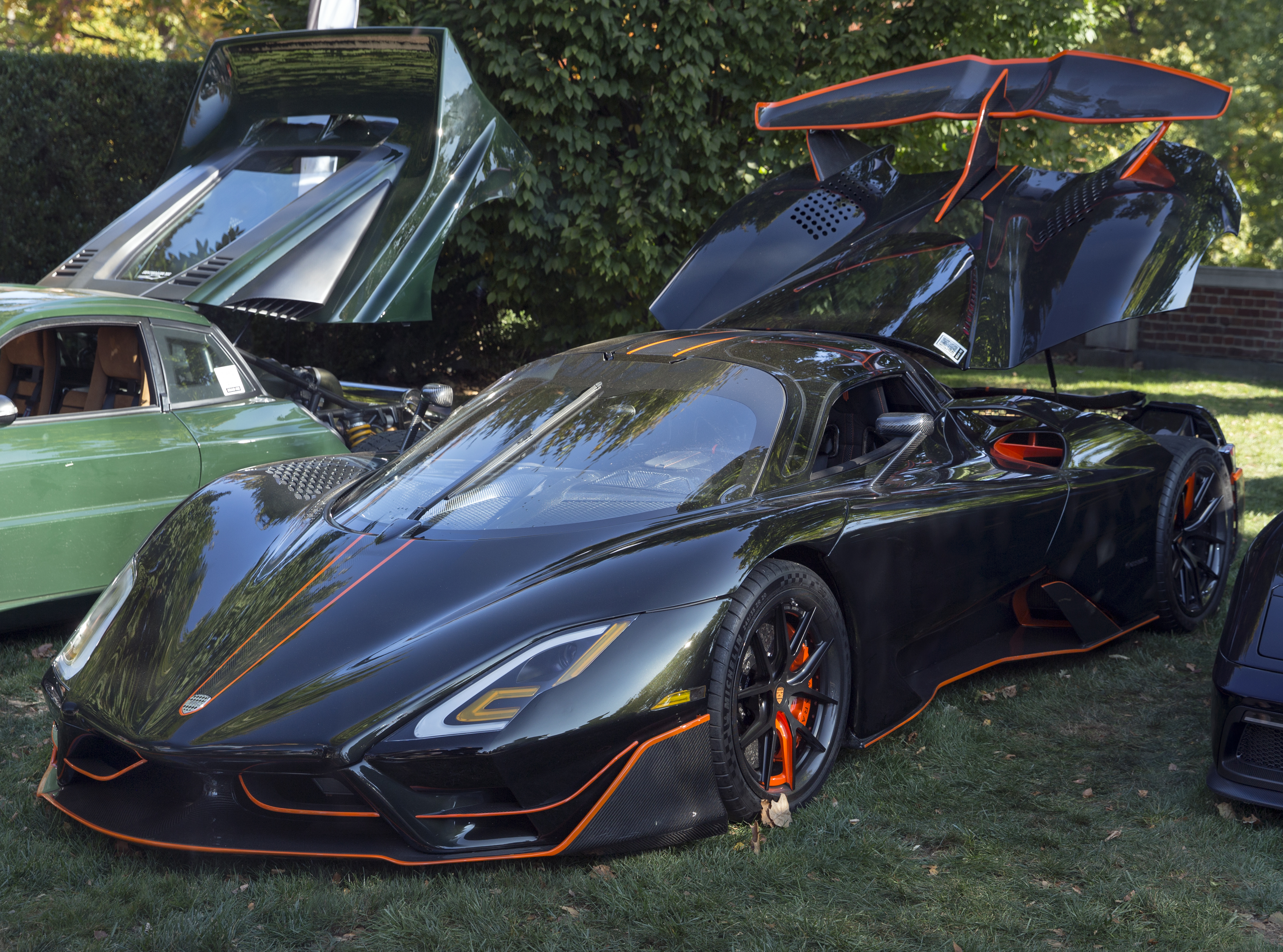 SSC Tuatara Striker verde e arancione