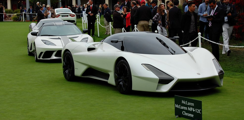 SSC Tuatara bianca vista anteriormente